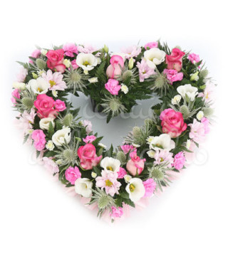 cuore-candido-di-roselline-e-fiori-misti