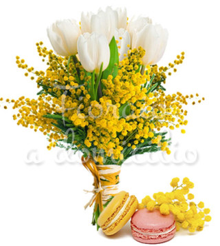 bouquet-di-mimose-e-tulipani-con-macaron